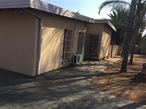 Commercial space in Eldoraigne
