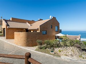 3 Bed Apartment in Brenton on Sea