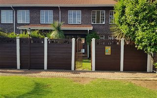 3 Bedroom Townhouse in Brackenhurst