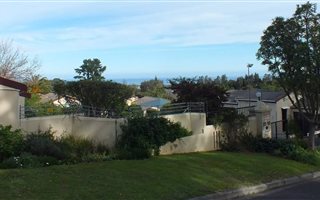 2 Bedroom Cluster in Helena Heights