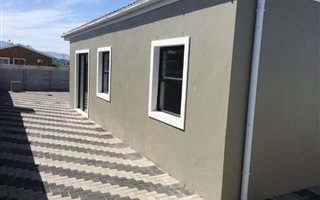 3 Bedroom House in Macassar