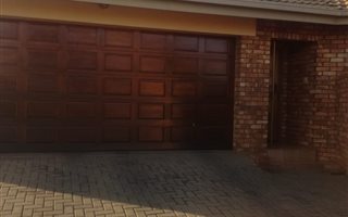 3 Bedroom Duet in Amberfield