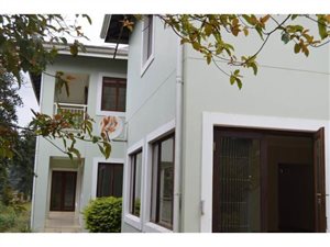 4 Bed House in Hillcrest Park