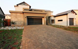 4 Bedroom House in Midstream Ridge Estate