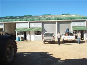720 m² Industrial space in Underberg