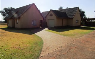 8342 m² Farm in Sonneveld