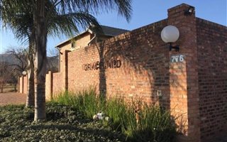 2 Bedroom Apartment in Rietfontein