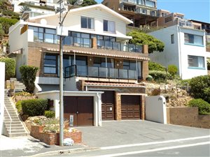 4 Bed House in Sunny Cove