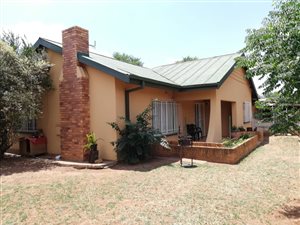 5 Bed House in Songloed