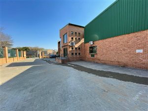 811 m² Industrial space in North Riding