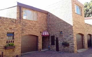 3 Bedroom Townhouse in Bedford Park