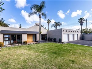 5 Bed House in Blue Bend