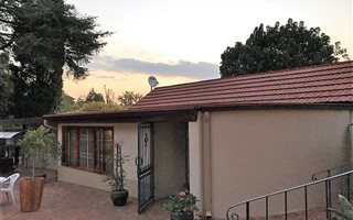 1 Bedroom Garden Cottage in Craighall