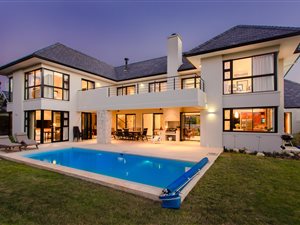 4 Bed House in Pearl Valley