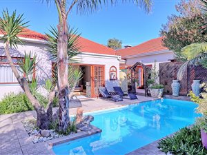 4 Bed House in Pinelands