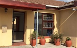 1 Bedroom Flat in Bothasig