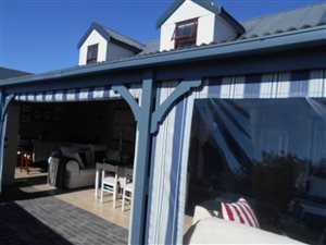 3 Bed House in Grotto Bay