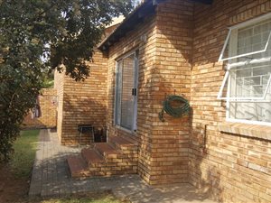 2 Bedroom Townhouse in Honeydew Ridge