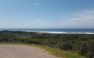 902 m² Land available in Winterstrand