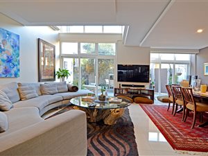 4 Bed Townhouse in Bryanston East