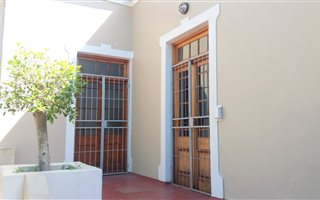 90 m² Office Space in Vredenburg