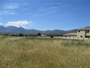 583 m² Land available in Fairview Golf Estate