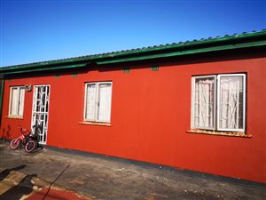 6 Bed House in Savanna Park