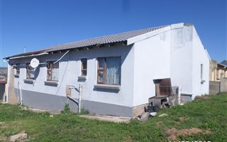 3 Bedroom House in Kwadwesi