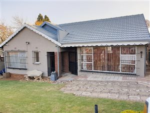 3 Bed House in Woodmere