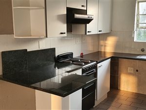 2 Bed Flat in Rembrandt Park