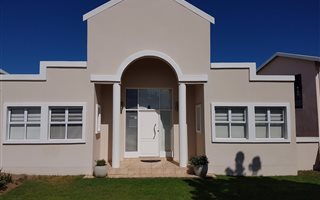 3 Bedroom Apartment in Stilbaai