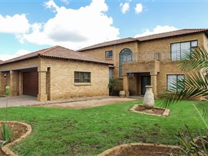 4 Bed House in Helderwyk