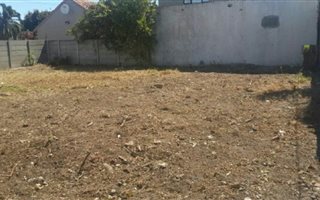 511 m² Land available in Wetton