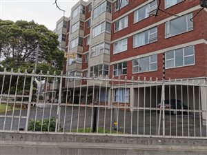 2 Bed Flat in Morningside
