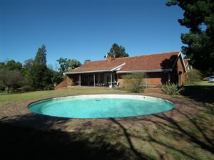 4 Bed House in Helderblom
