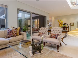 5 Bed House in Melrose Estate