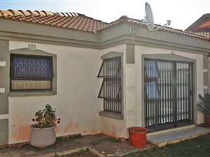 3 Bed House in Roodekop