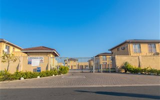 2 Bedroom Apartment in Veld En Vlei