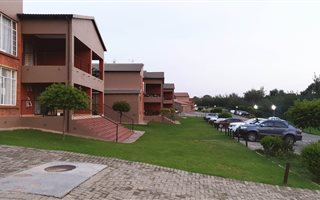 2 Bedroom Apartment in Laser Park