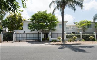 5 Bedroom House in Die Boord