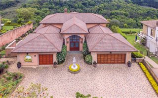 4 Bedroom House in Plantations