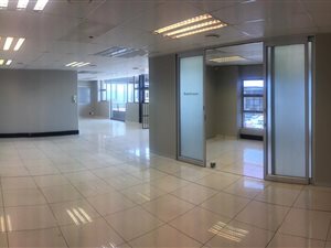 171 m² Commercial space in North Riding