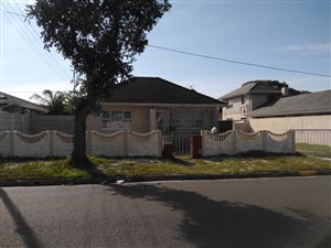 2 Bed House in Surrey Estate