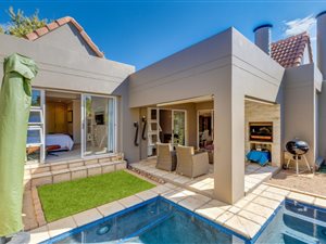 3 Bed House in Cedar Lakes