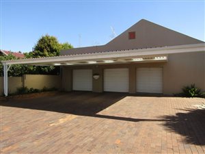 4 Bed House in Alphen Park