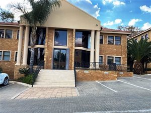 85 m² Office Space in Die Hoewes