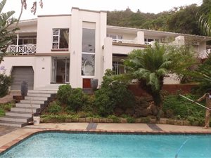 7 Bed House in Bonza Bay