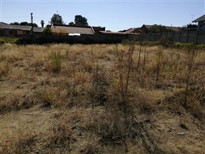 1003 m² Land available in Evander