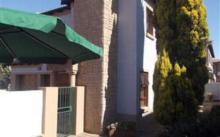 3 Bedroom Townhouse in Jordaan park