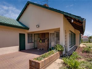 3 Bedroom House in Wendywood